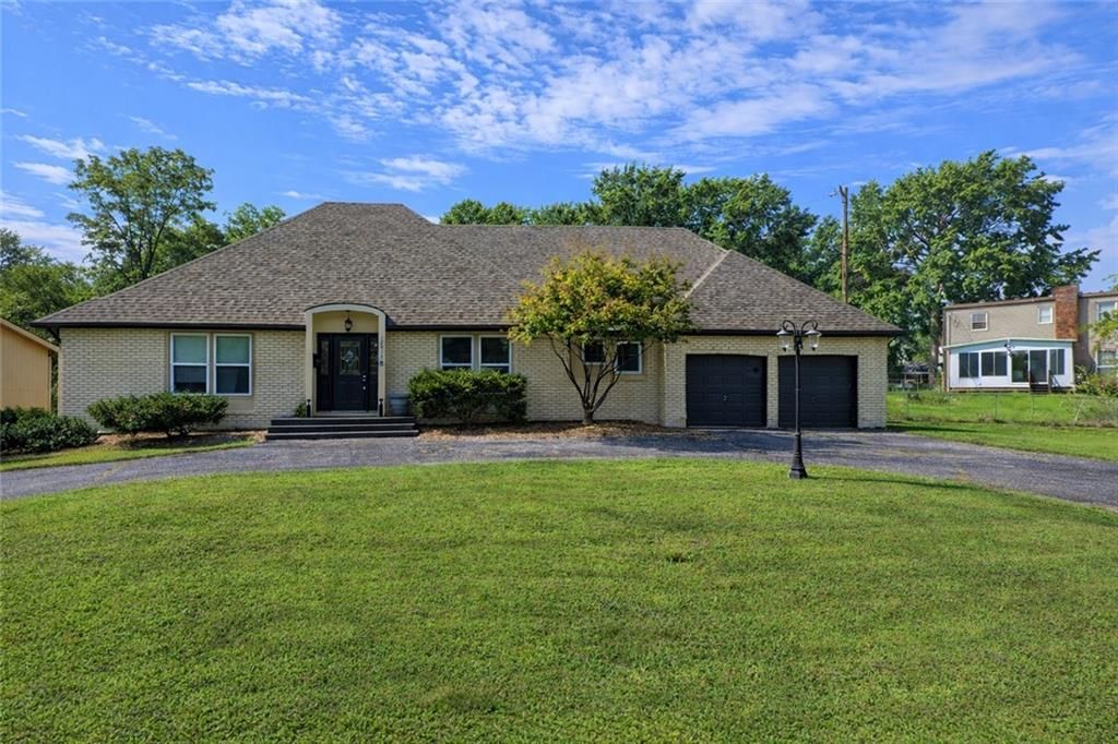 12414 Valley Brook Drive, Grandview, MO 64030