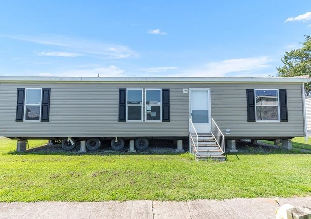 145 Minnow Dr., Pawleys Island, SC 29585