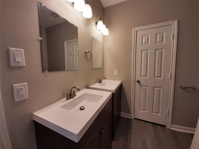16974 W Hammon, Montgomery, TX 77316