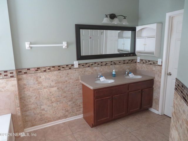 529 S ABERDEENSHIRE Drive, St. Johns, FL 32259