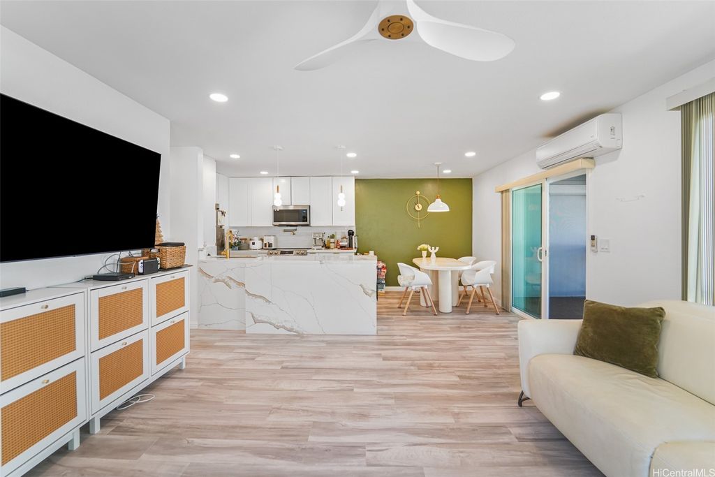 94-828 Lumiauau Street M204, Waipahu, HI 96797