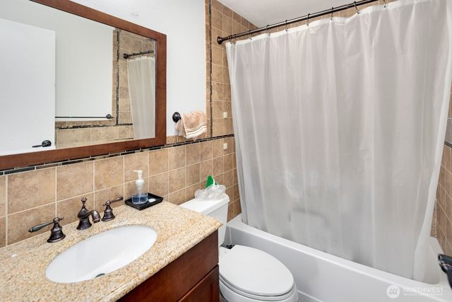 6906 149th Avenue NE, Redmond, WA 98052
