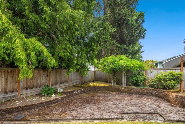 6906 149th Avenue NE, Redmond, WA 98052