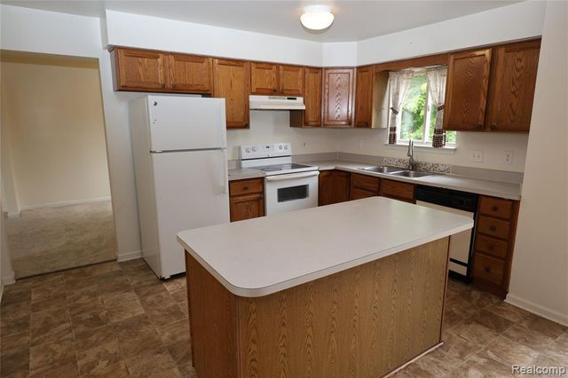 3361 Milcroft Court, Canton, MI 48188