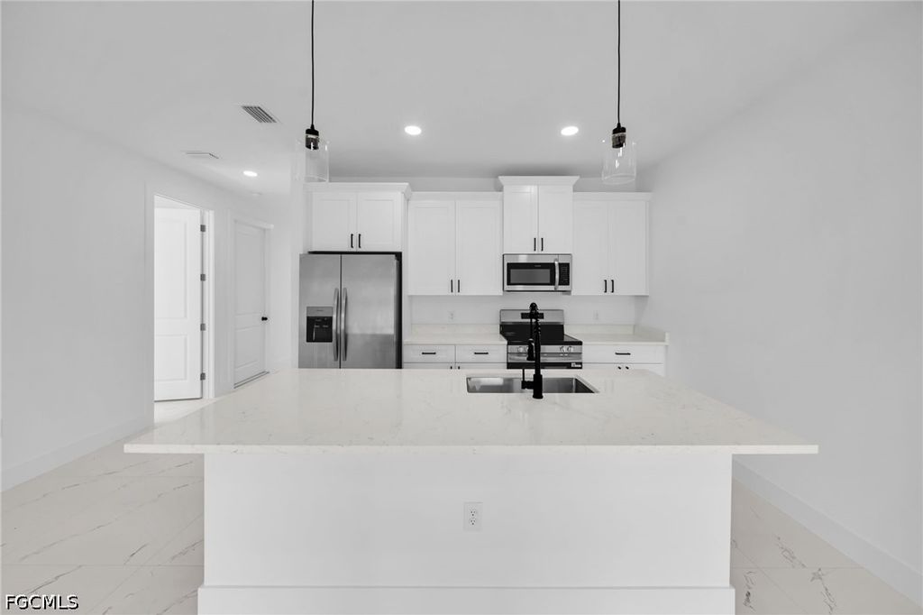 4984 Fairway CT, Lehigh Acres, FL 33973