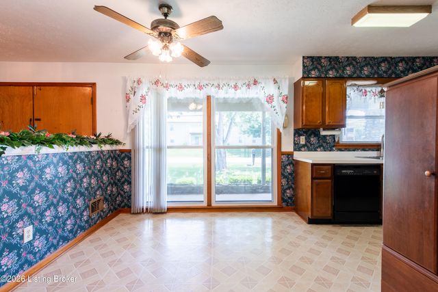 7106 St Anthony Church Rd, Louisville, KY 40214
