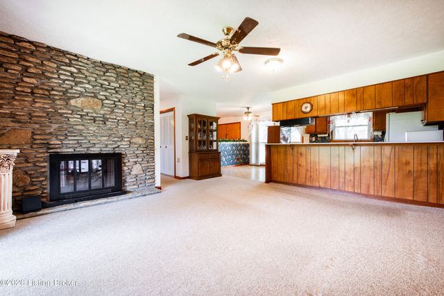 7106 St Anthony Church Rd, Louisville, KY 40214