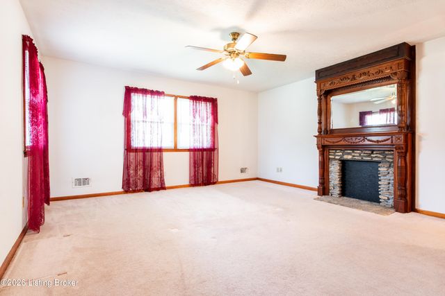 7106 St Anthony Church Rd, Louisville, KY 40214