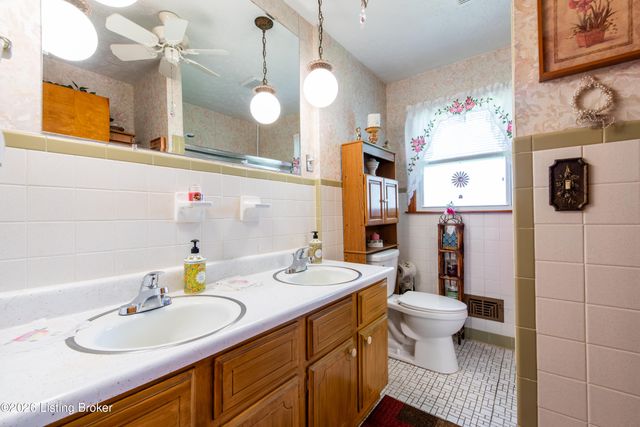 7106 St Anthony Church Rd, Louisville, KY 40214