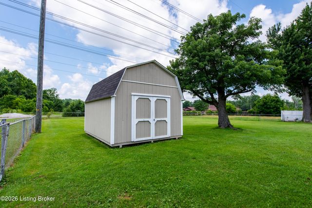 7106 St Anthony Church Rd, Louisville, KY 40214