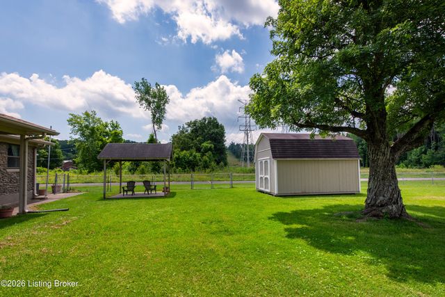 7106 St Anthony Church Rd, Louisville, KY 40214