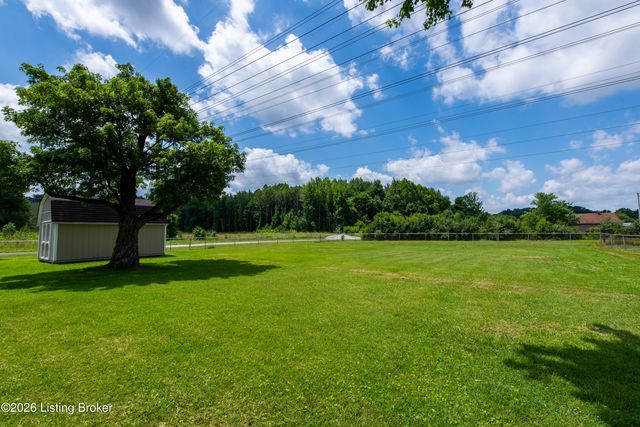 7106 St Anthony Church Rd, Louisville, KY 40214