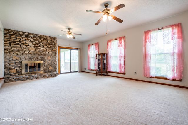 7106 St Anthony Church Rd, Louisville, KY 40214