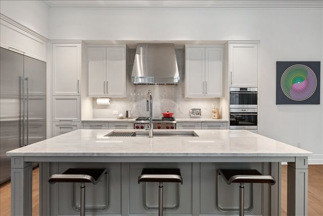 435 N Michigan Avenue 414, Chicago, IL 60611