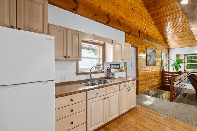 56200 California Road, Pokagon Twp, MI 49047