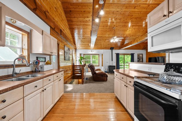 56200 California Road, Pokagon Twp, MI 49047