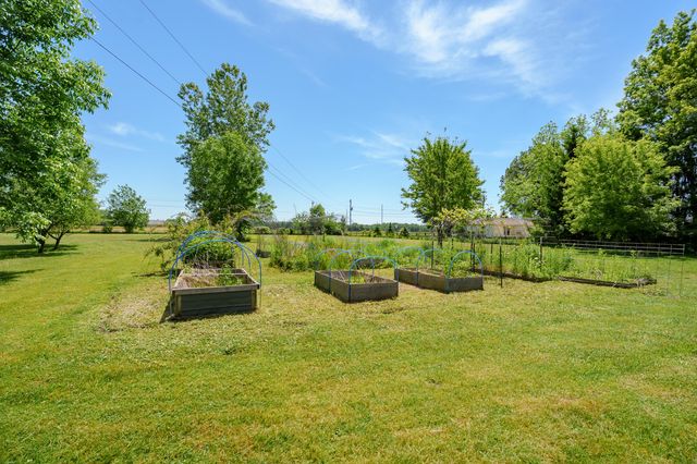 56200 California Road, Pokagon Twp, MI 49047