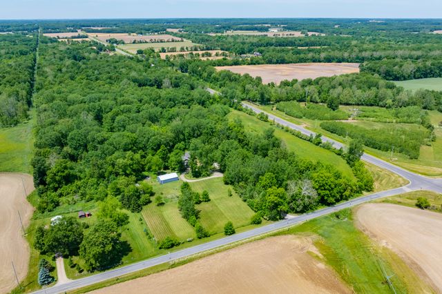 56200 California Road, Pokagon Twp, MI 49047