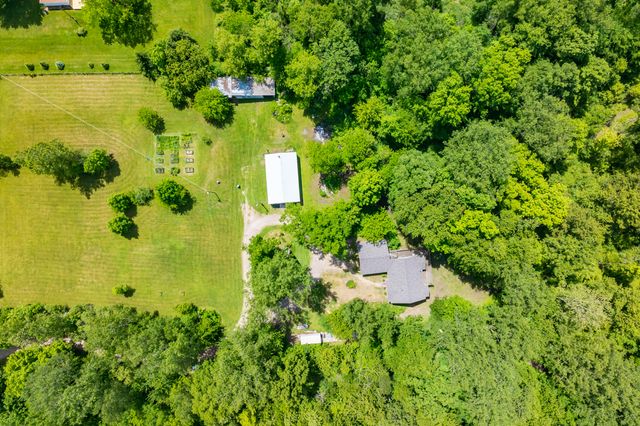 56200 California Road, Pokagon Twp, MI 49047