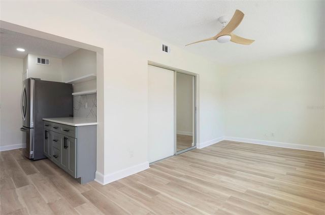 3740 58TH STREET N 106, St Petersburg, FL 33710