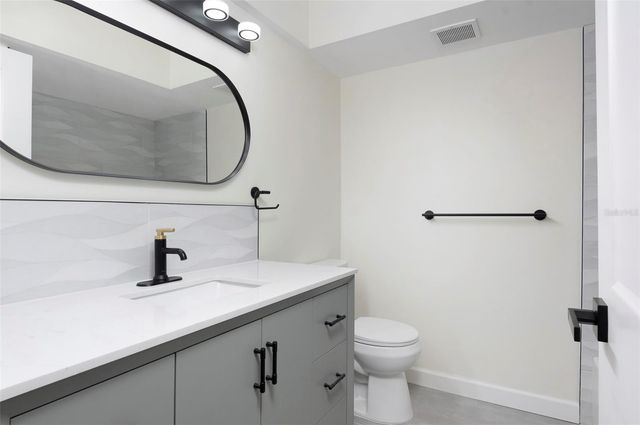 3740 58TH STREET N 106, St Petersburg, FL 33710