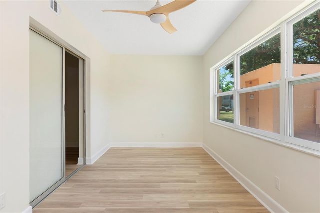 3740 58TH STREET N 106, St Petersburg, FL 33710
