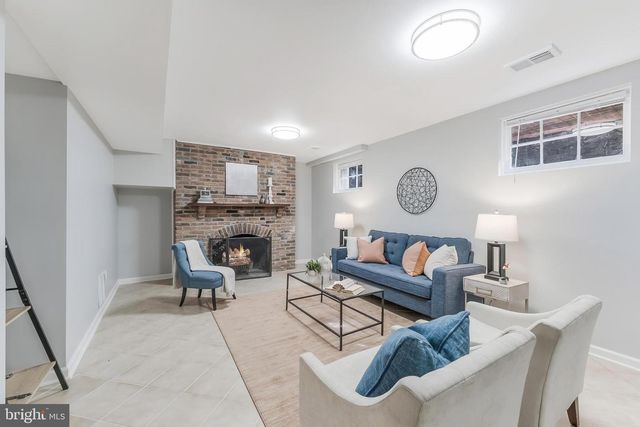 6749 TOWNE LANE RD, Mclean, VA 22101