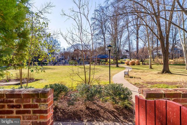 6749 TOWNE LANE RD, Mclean, VA 22101