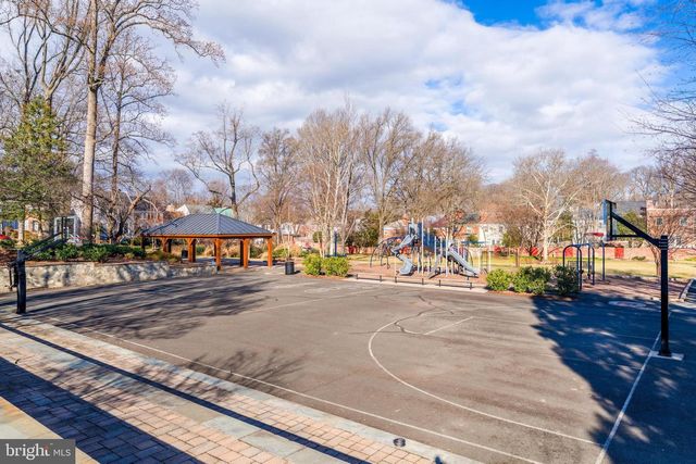 6749 TOWNE LANE RD, Mclean, VA 22101