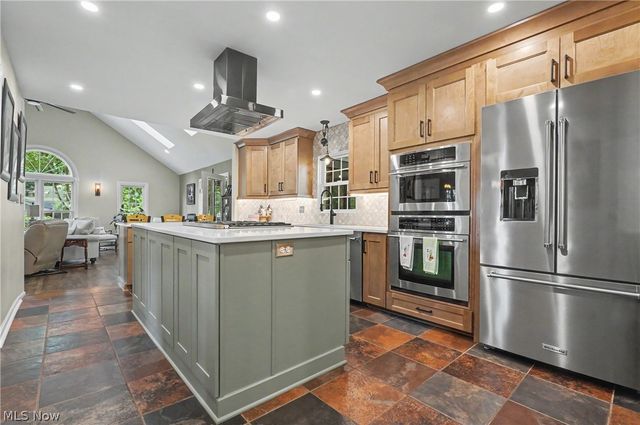 3020 Silver Lake Boulevard, Silver Lake, OH 44224