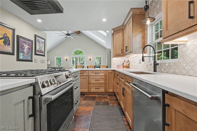 3020 Silver Lake Boulevard, Silver Lake, OH 44224