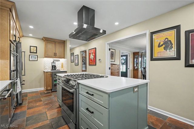 3020 Silver Lake Boulevard, Silver Lake, OH 44224