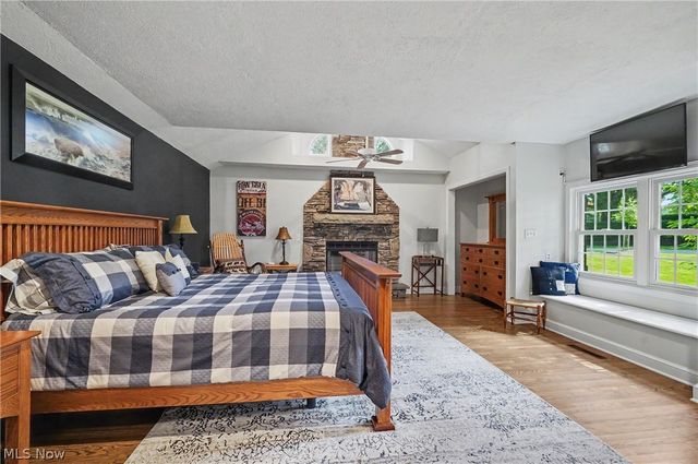 3020 Silver Lake Boulevard, Silver Lake, OH 44224