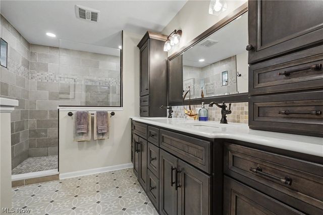 3020 Silver Lake Boulevard, Silver Lake, OH 44224