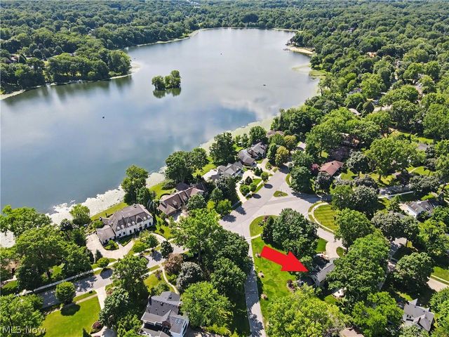 3020 Silver Lake Boulevard, Silver Lake, OH 44224