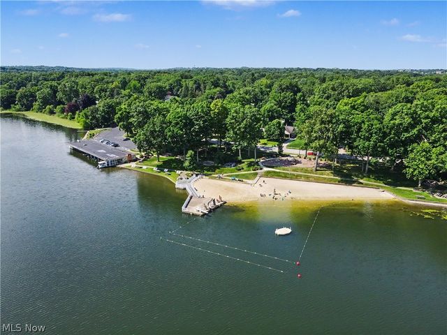 3020 Silver Lake Boulevard, Silver Lake, OH 44224
