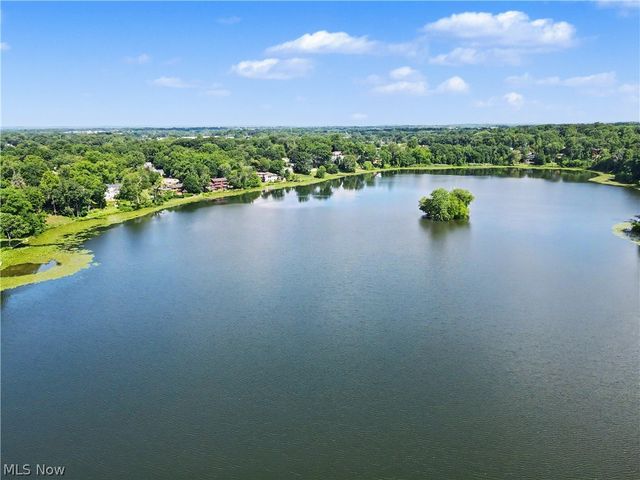3020 Silver Lake Boulevard, Silver Lake, OH 44224