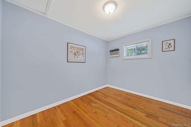 5 Hileen Drive, Kings Park, NY 11754