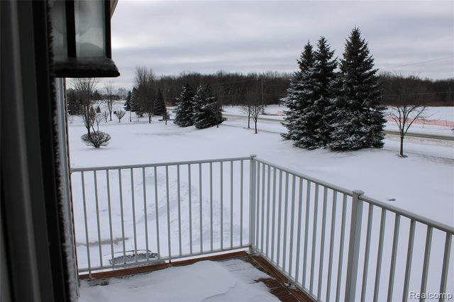 52133 Naugatuck Drive 25, Macomb, MI 48042