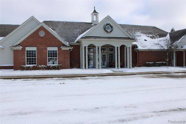 52133 Naugatuck Drive 25, Macomb, MI 48042