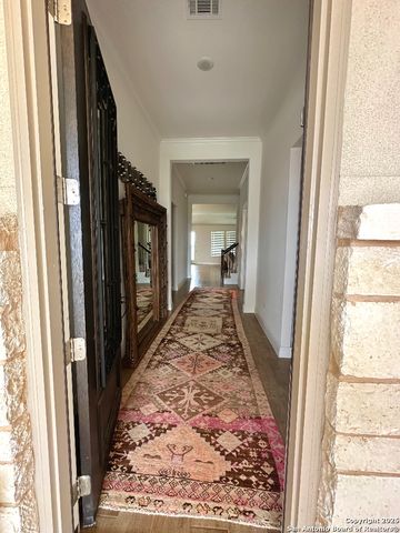 120 Willow Oak Trl, Floresville, TX 78114