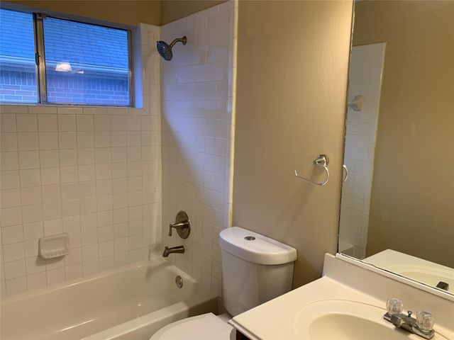123 Chandler Court, Sugar Land, TX 77479