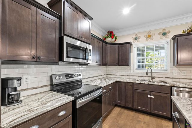 414 Newport Avenue, Kathleen, GA 31047