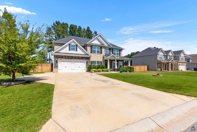 414 Newport Avenue, Kathleen, GA 31047