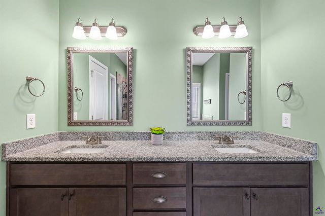 414 Newport Avenue, Kathleen, GA 31047