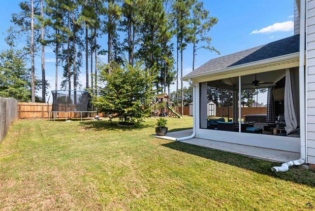 414 Newport Avenue, Kathleen, GA 31047