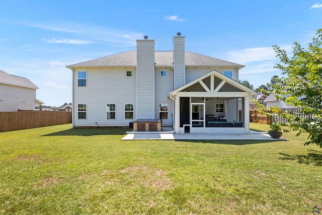 414 Newport Avenue, Kathleen, GA 31047