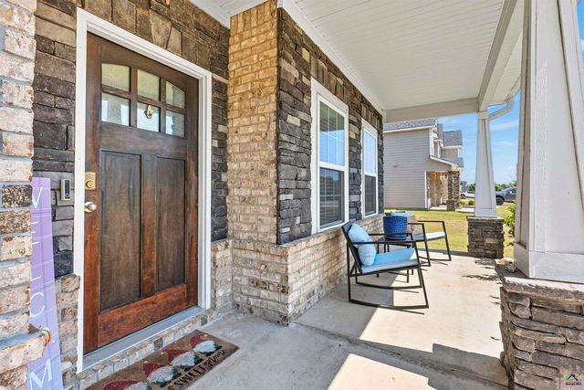 414 Newport Avenue, Kathleen, GA 31047