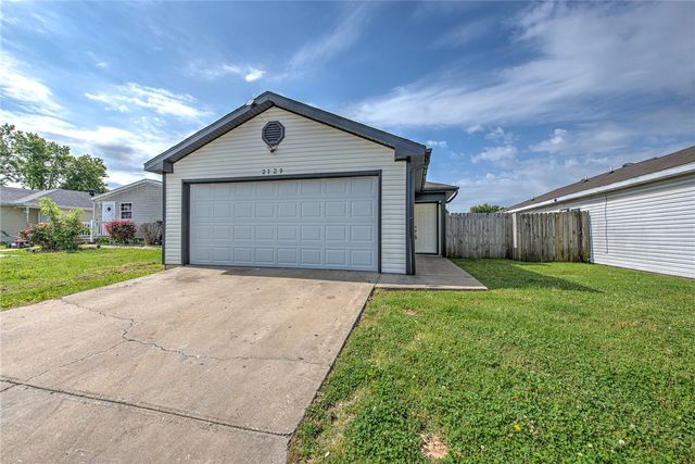2729 Lenox Court, Springdale, AR 72764