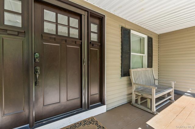 4 Wooded Lane, Hampton Bays, NY 11946
